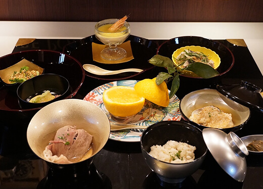 コース料理の写真